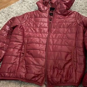 Never worn maroon puffer jacket